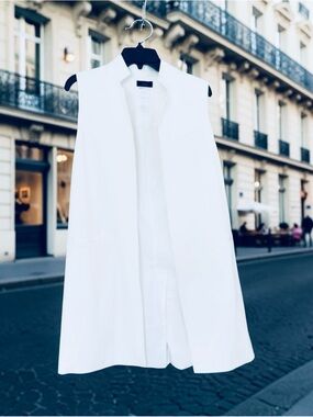 mark. White Sleeveless Long Vest Coat